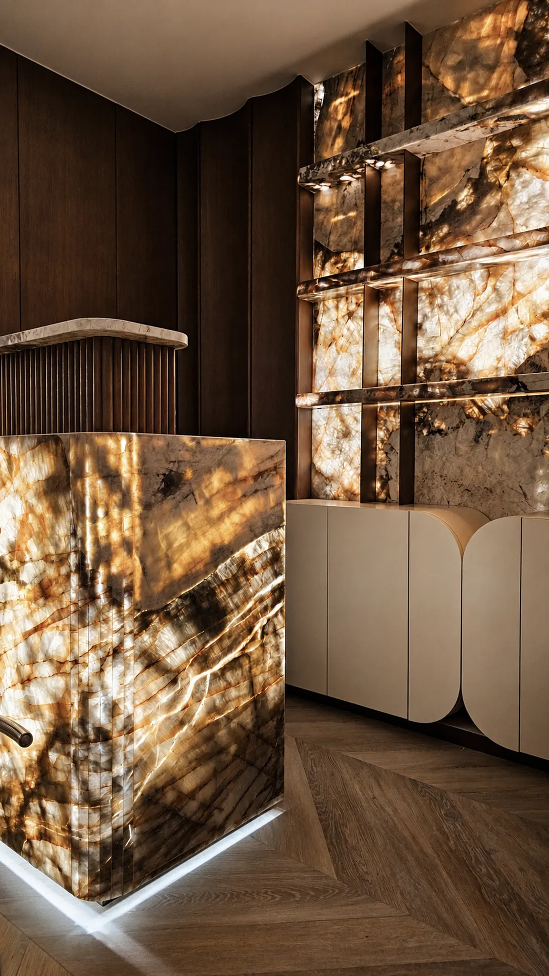 Lounge, backlit onyx bar — apartment interior in Dubai by Soltis Interiors